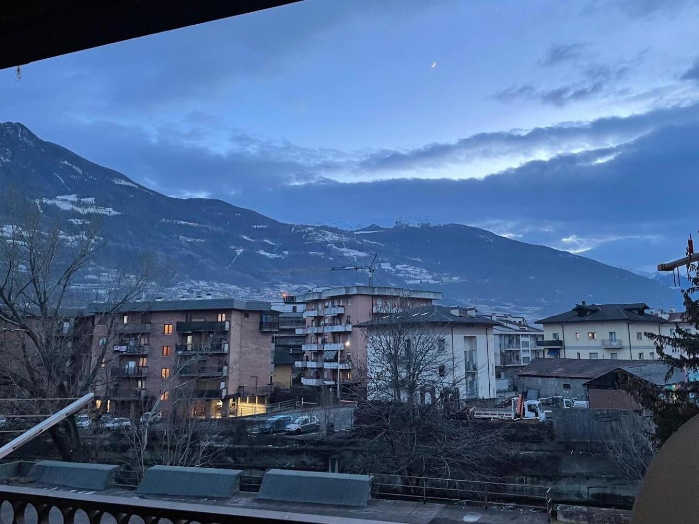 Appartamento Trilocale Arco D'Augusto Con Box Aosta Esterno foto