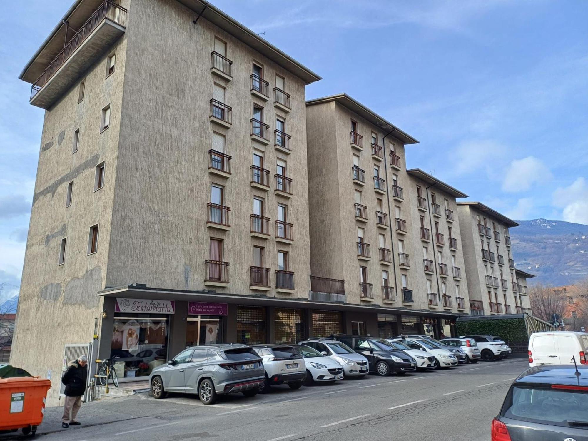 Appartamento Trilocale Arco D'Augusto Con Box Aosta Esterno foto